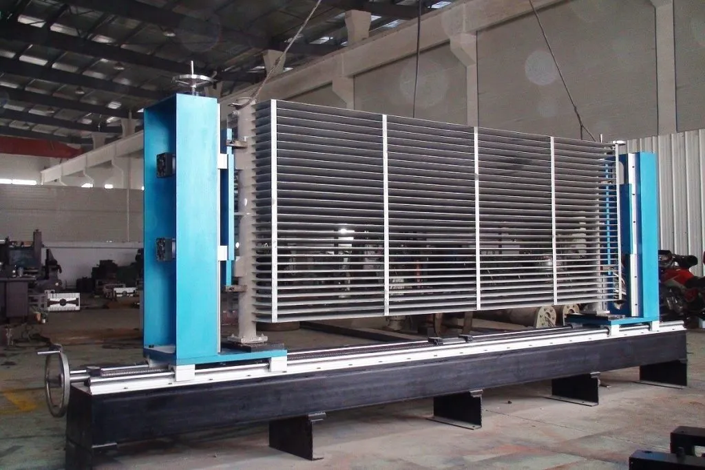 Koeling Gegolfde Vinnen Wanden Distributie Vermogen Transformator Olie Ondergedompelde Radiator Vin Automatische Lasproductielijn 12
